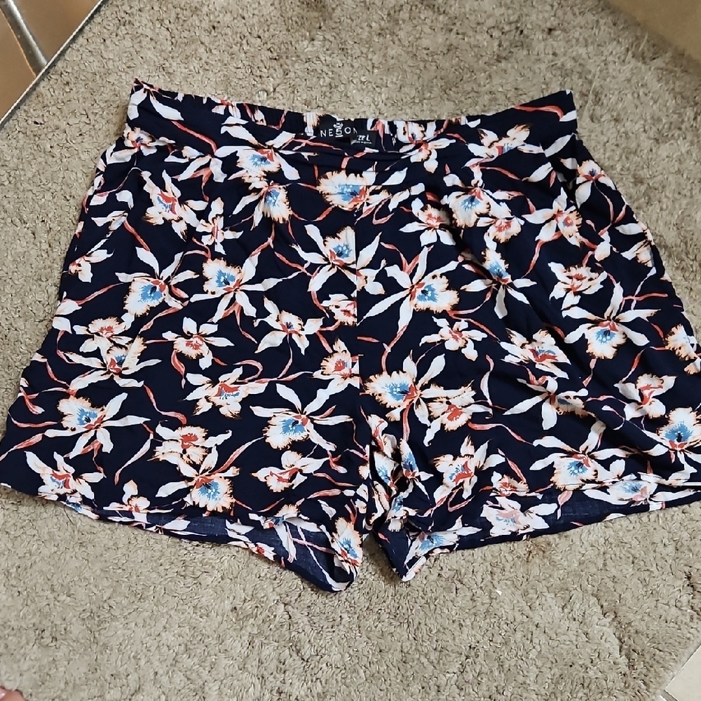 One 5 One Pull-on Boho Floral Navy Shorts Size Large